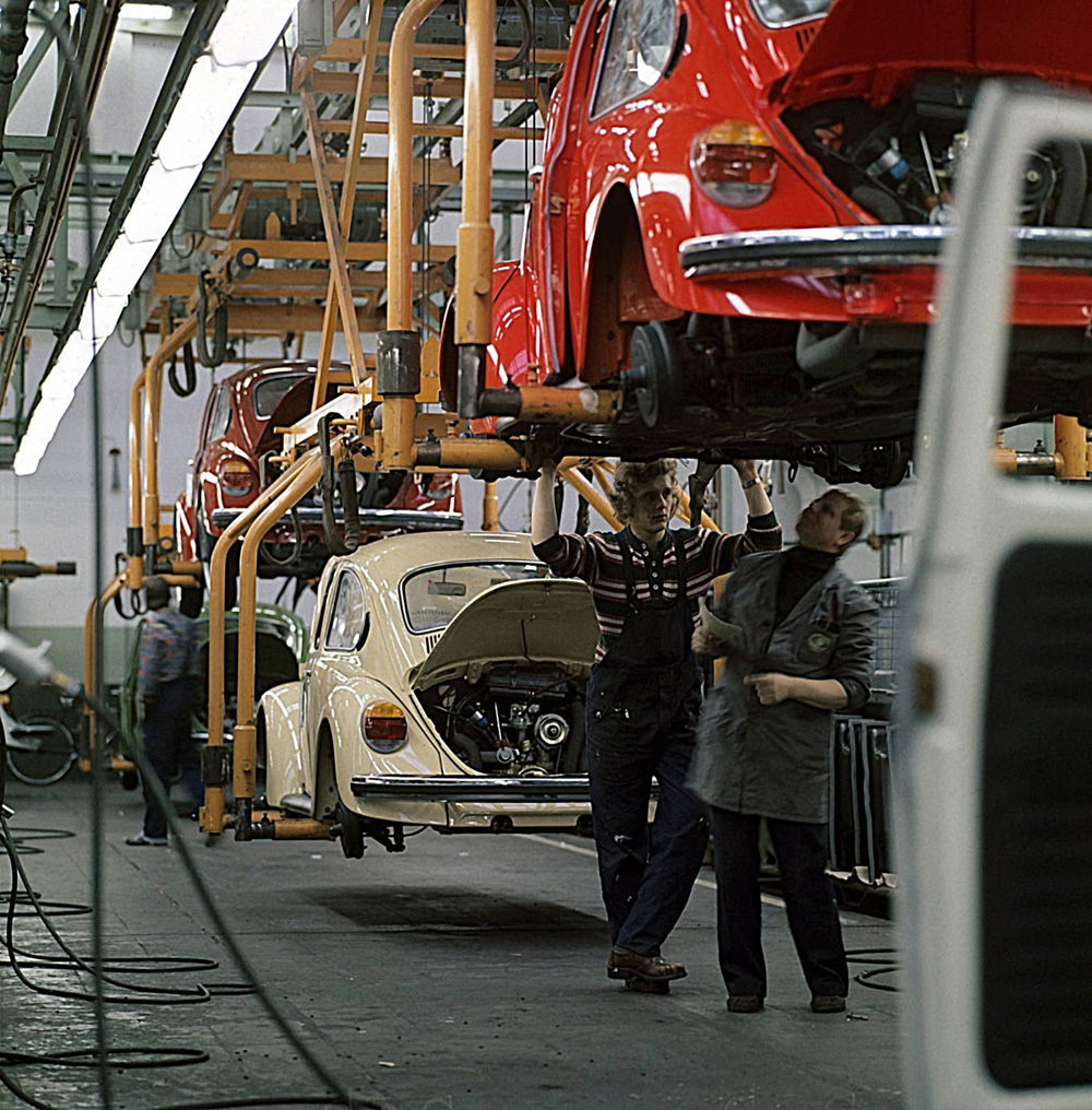  Some of the last German-built Beetle sedans reach completion at Volkswagen Emden in January 1978 as Cabriolet production continued in Osnabr&uuml;ck