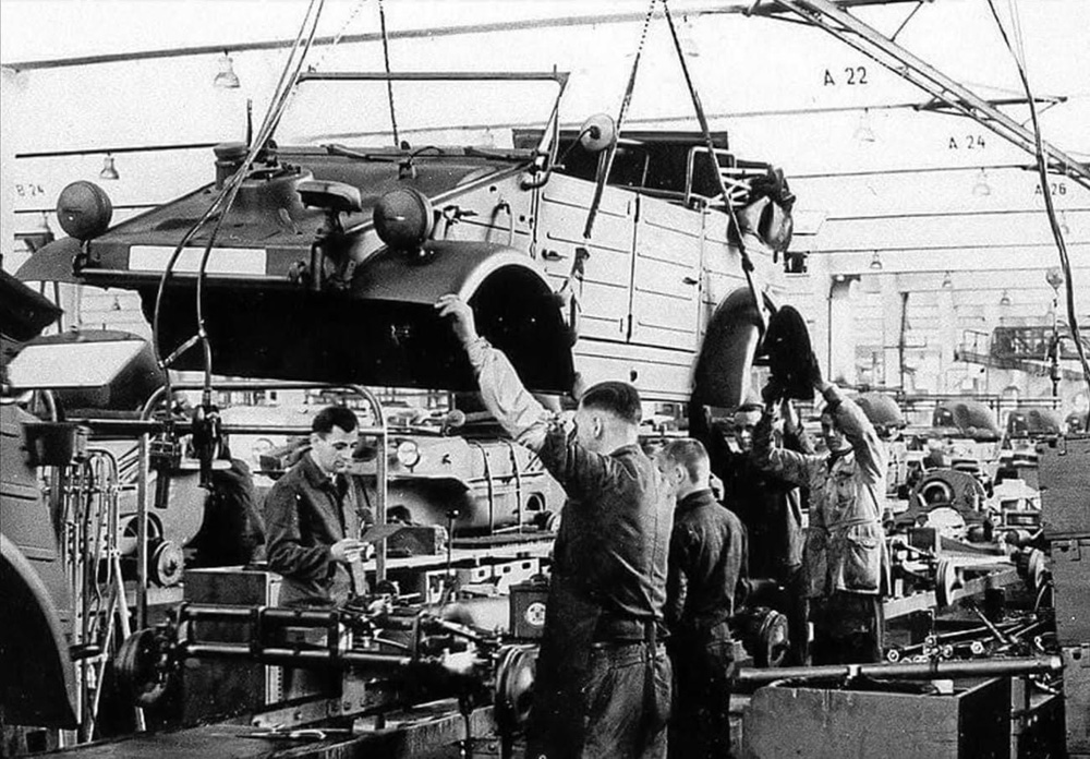 K&uuml;belwagen Type 82 final assembly at the Stadt des KdF-Wagens factory in 1943, with the last 50 completed on 10 April 1945